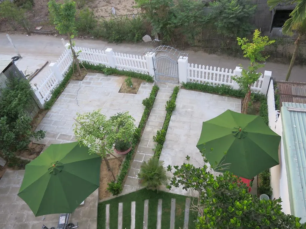 Flame Flowers Homestay Hội An