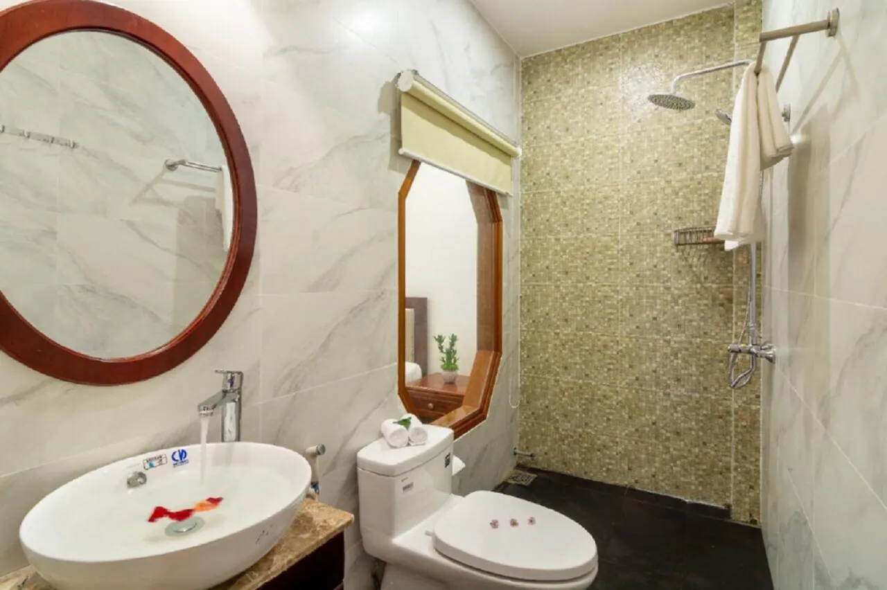 Flame Flowers Homestay Hội An